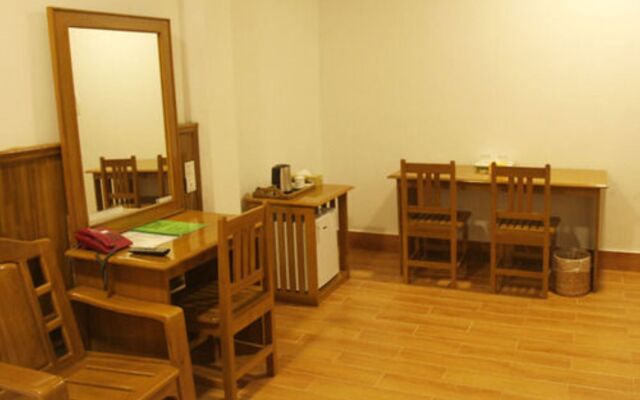 Sky Hotel Hlaing Thar Yar Yangon