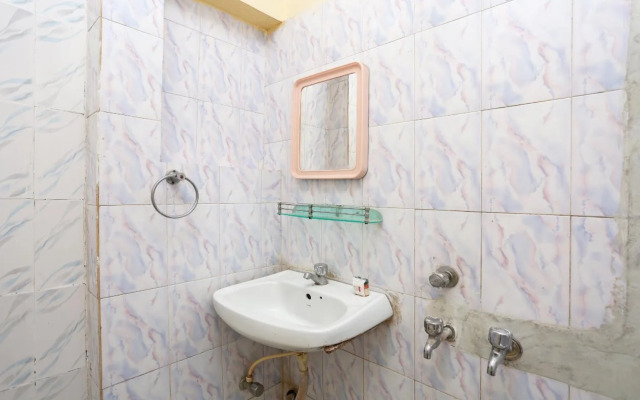 OYO 19323 Shiv Sai Guest House