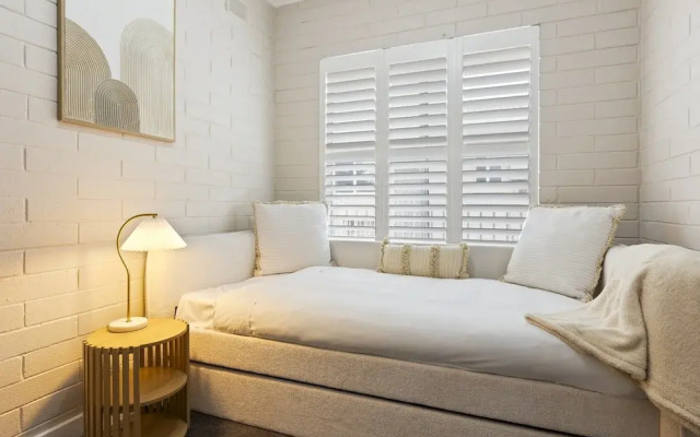 Bright 2-bed Apartment Steps From Largs Bay Beach