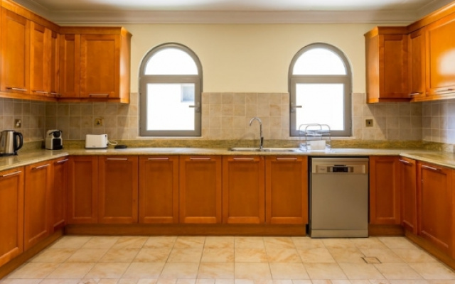 Palm Jumeirah Villa in Frond O by Deluxe Holiday Homes