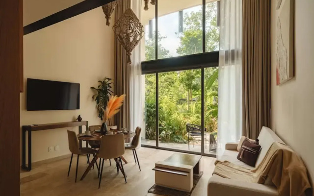 Beautiful Jungle Loft With Rooftop Pool and Gym