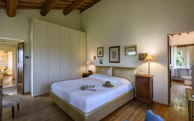 Villa Emily 10 by Marche Holiday Villas