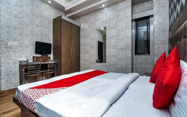 OYO 16933 Hotel Sunrize