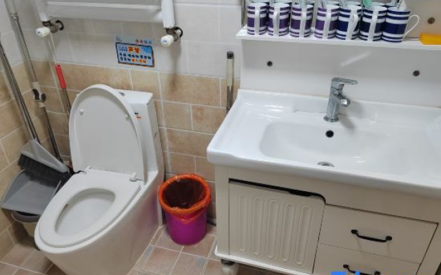Ruiyu Homestay (Luoyang Lantai) – Bathroom – Luoyang