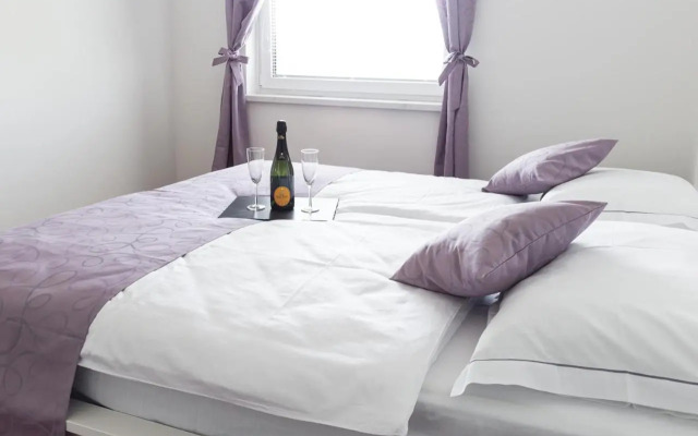 Inin Apartments