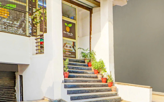 OYO Flagship 26685 Palam VIllage