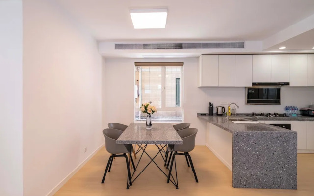 Tyms Stylish 3BR 2BA Apt Xujiahui Shops