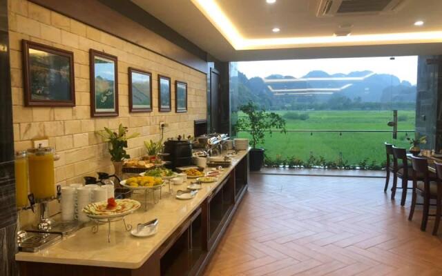 Liberty Hall Tam Coc Hotel & Villa