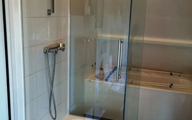 Leidse Square Nightlife Apartment