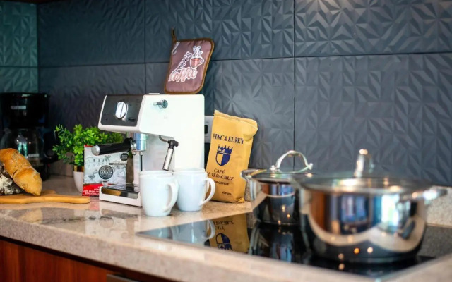 Modern chic 1 bedroom apt w/ rooftop infinity pool