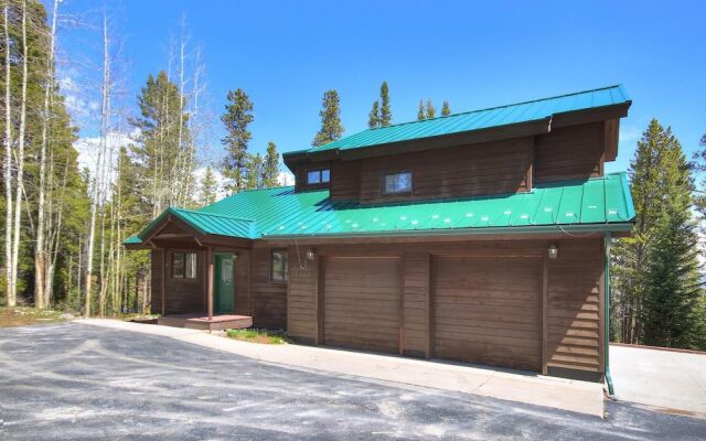 Aspen Heights Lodge 4 Bedroom Home by RedAwning