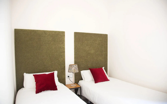Guzman El Bueno Suites