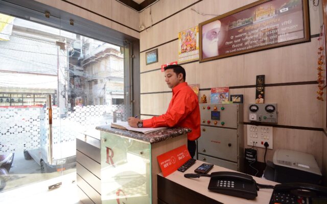 Hotel Royals By OYO Rooms