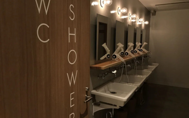 Ark Blue Hotel - Hostel