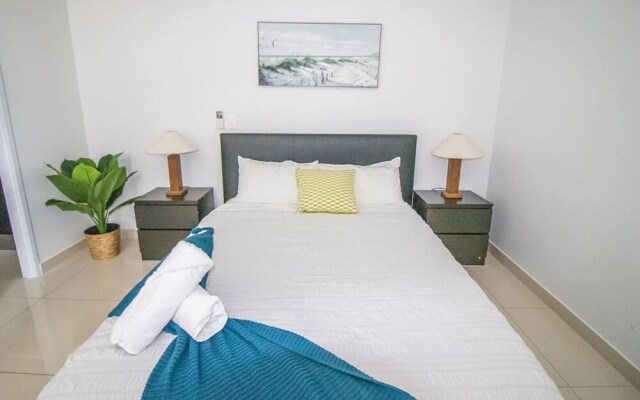 ZEN CENTRAL CBD - 3 Bedroom Apartment