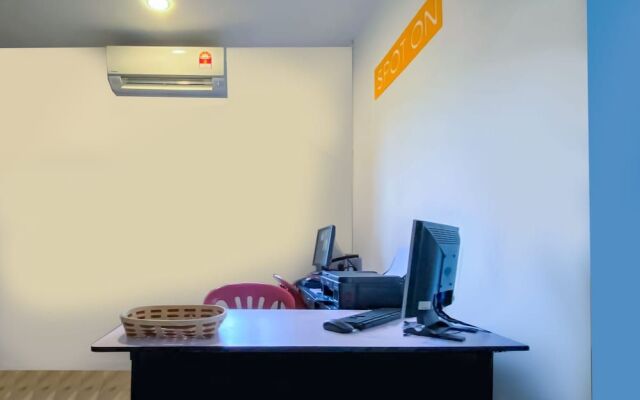 Spot On 90123 Rainbow Guest House