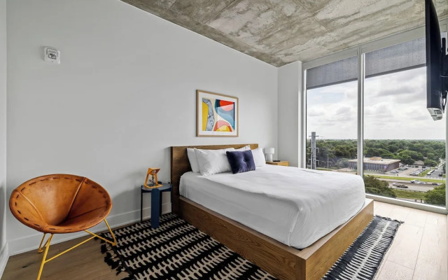 New 1BR Condo on Rainey St-Rooftop Pool