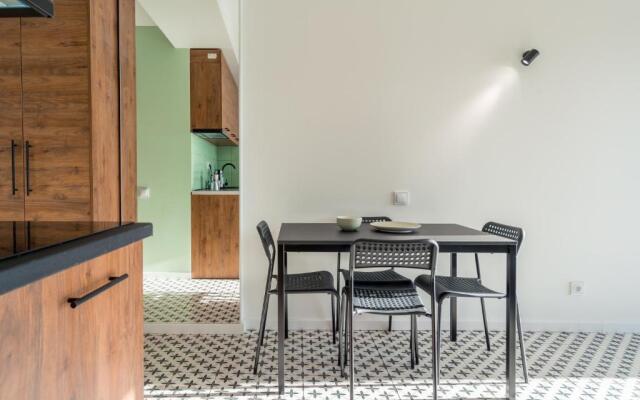 Twin Apartments 1