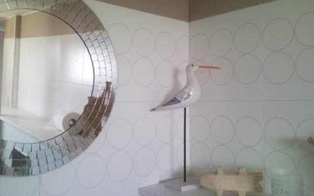 Mini Art House