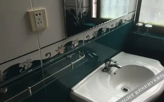Shaoqing Hostel