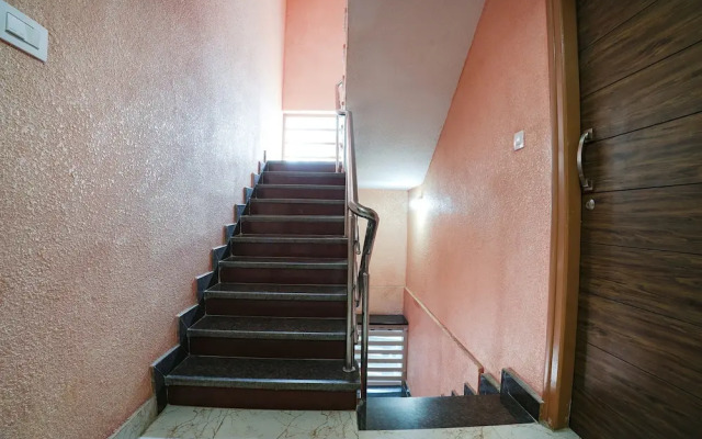 Fabhotel A White Pearl Suites