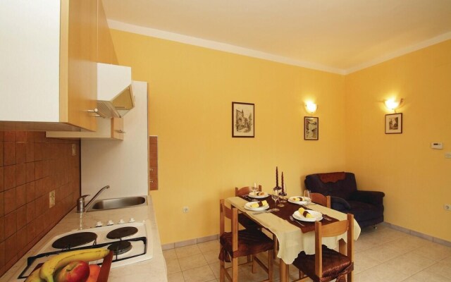Beautiful Home in Labin With Wifi and 6 Bedrooms