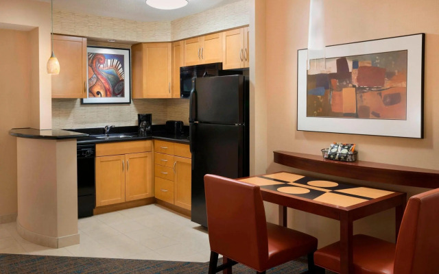 Residence Inn by Marriott Toronto Downtown / Entertainment District