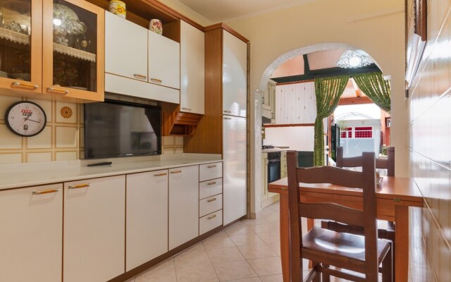 2348 Villino Mareluce by Barbarhouse