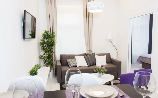 Tesla Boutique Apartments & Rooms