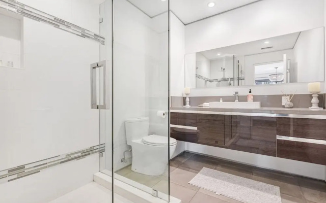 Sunset Heights - Elegant Modern Villa With Beautiful Views in the Hills