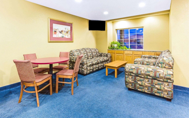 Super 8 by Wyndham Parker/SE Denver Area