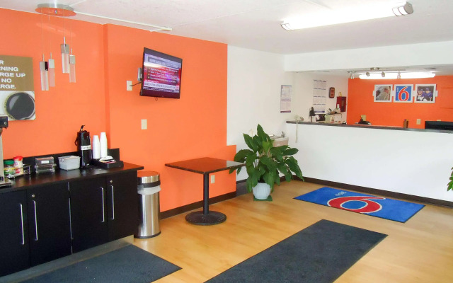 Motel 6 Kingston TN