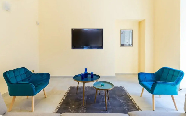 Partenope Spacious Home