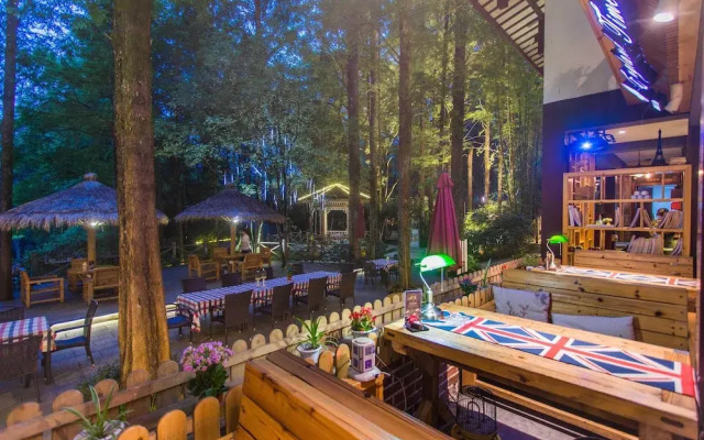 Wuyishan Old Street Sen Live British Inn