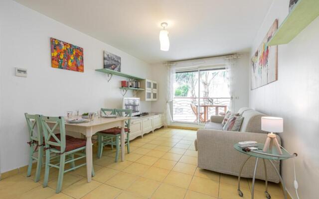 Nice 1 Bedroom downtown Carré d'Or with garage