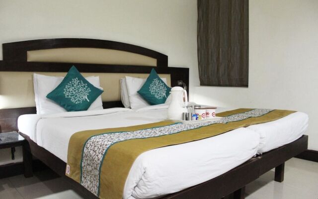 OYO 1818 Hotel Central