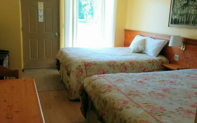 Westport Station Motel