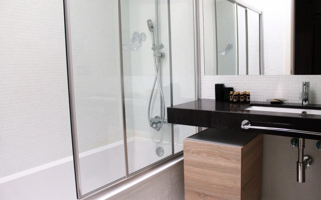 ALTIDO Bairro Alto 2-BR Apartment with Large Terrace