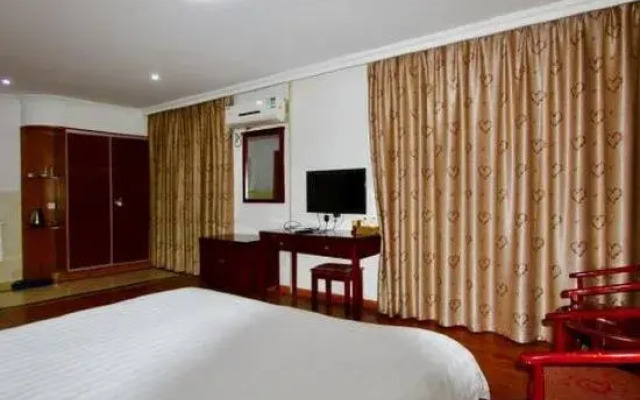 Pinghu Longyuan Hotel