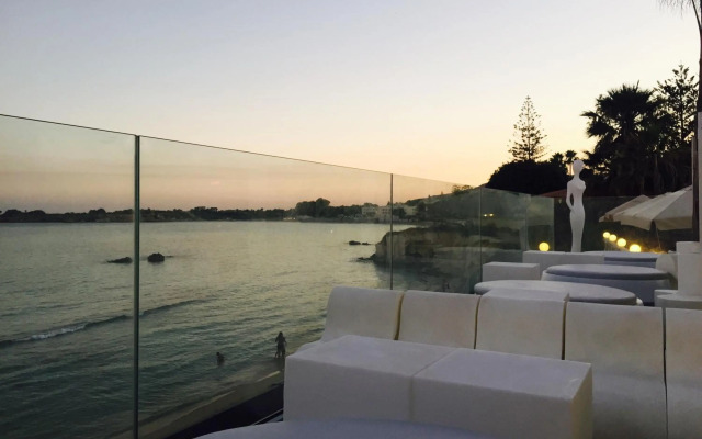 White Bay Resort