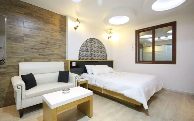 Jeonju Sinsigaji Hotel Moa