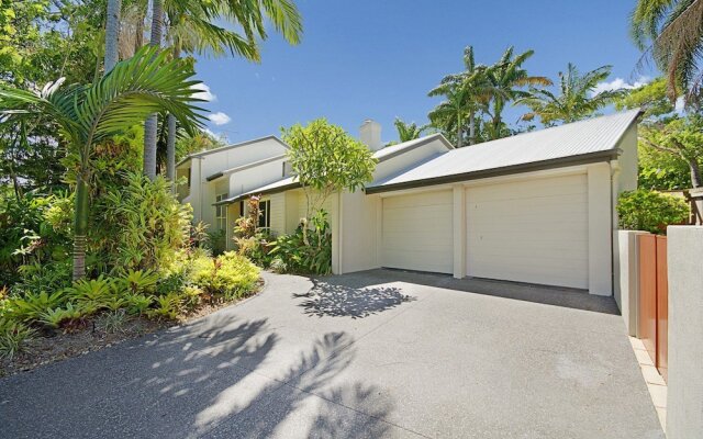 Tropical 5 bedroom family getaway in Noosa Heads
