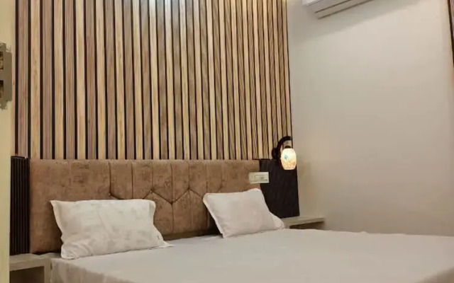 Goroomgo Kshipra Guest House Ujjain