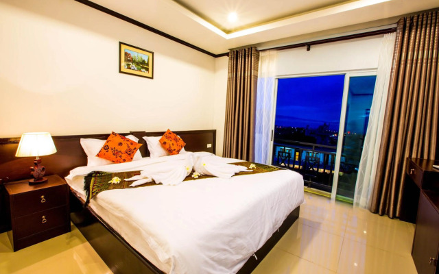 Douangchan Plaza Hotel