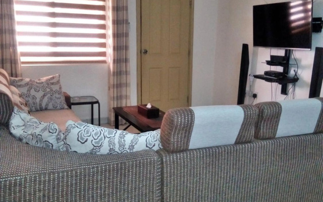 Regimanuel Apartments - Kwabenya