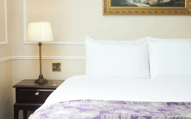 Cock Hotel Stony Stratford by Greene King Inns