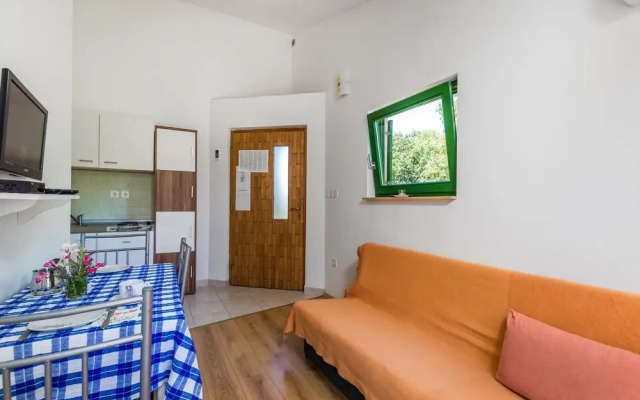 Beautiful Home in Potocnica With Wifi and 1 Bedrooms