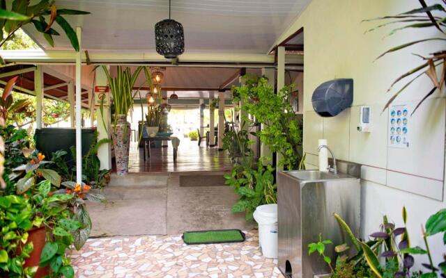 Hotel Tortuguero Beachfront