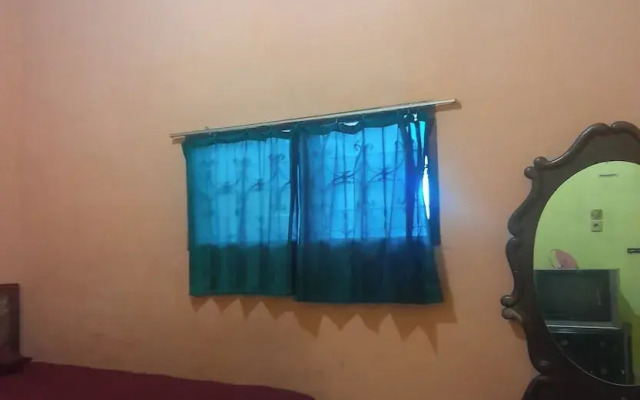SPOT ON 93852 Fermansio Homestay 2