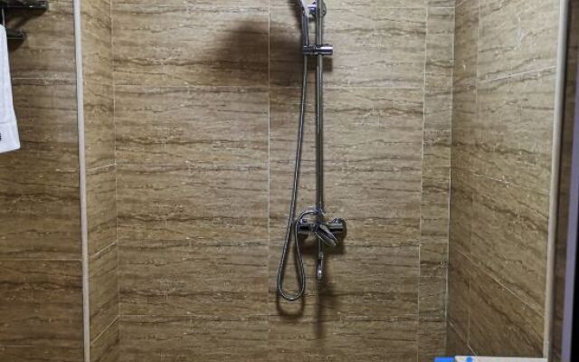 Tule Hotel (Moon Island Sand Ship Ole Branch)